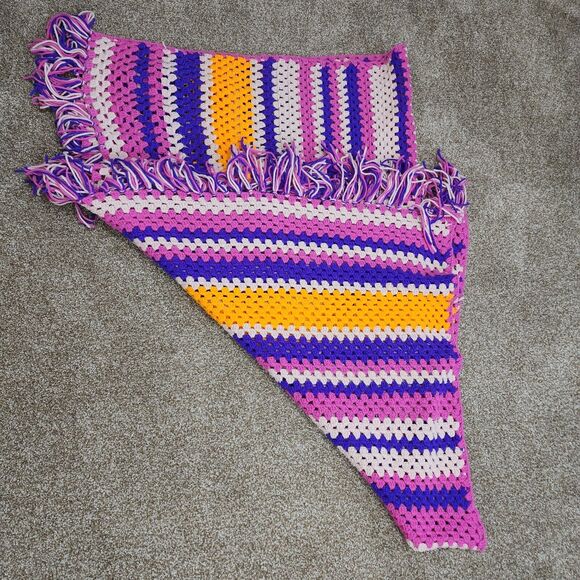 Vtg Crochet Afghan Blanket Throw Pink Stripe Twin Fringe 4 x 6 Blanket Sofa 70s - Picture 4 of 5